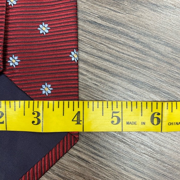 Jos A Bank Red w/ Blue & Gold Flower Check Tie - Picture 4 of 4